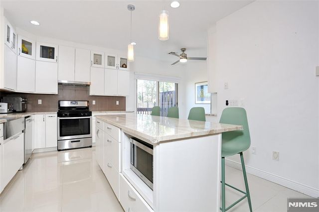423 Lafayette Avenue, Cliffside Park, NJ 07010
