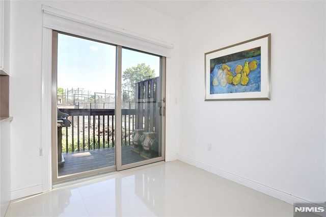 423 Lafayette Avenue, Cliffside Park, NJ 07010