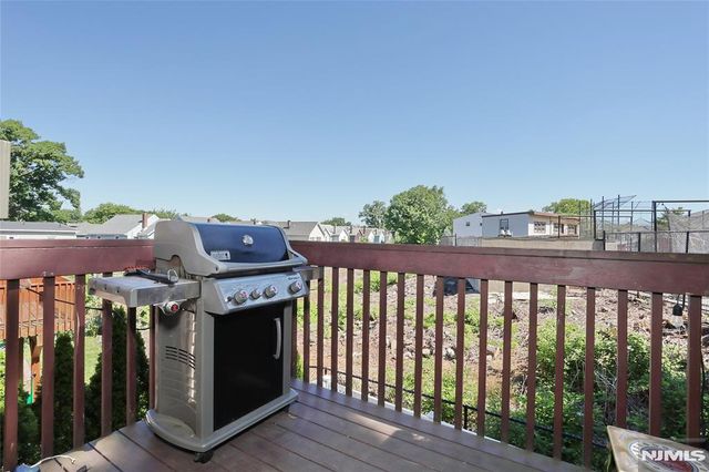423 Lafayette Avenue, Cliffside Park, NJ 07010