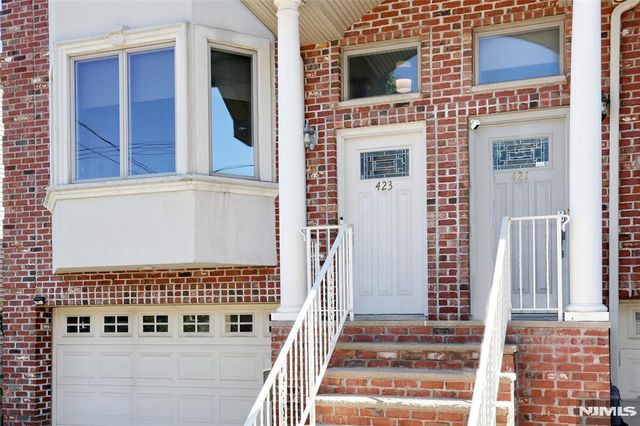 423 Lafayette Avenue, Cliffside Park, NJ 07010