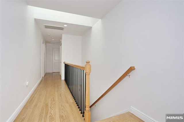 423 Lafayette Avenue, Cliffside Park, NJ 07010