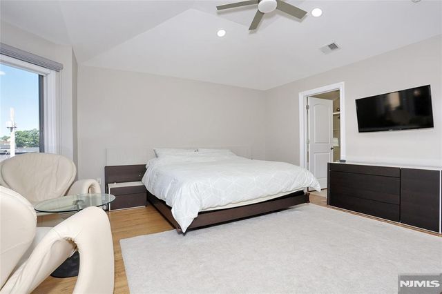 423 Lafayette Avenue, Cliffside Park, NJ 07010