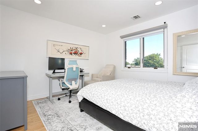 423 Lafayette Avenue, Cliffside Park, NJ 07010