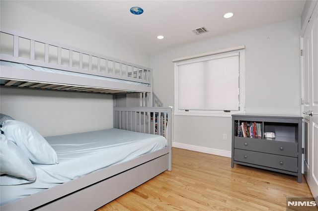 423 Lafayette Avenue, Cliffside Park, NJ 07010