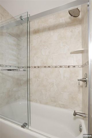 423 Lafayette Avenue, Cliffside Park, NJ 07010