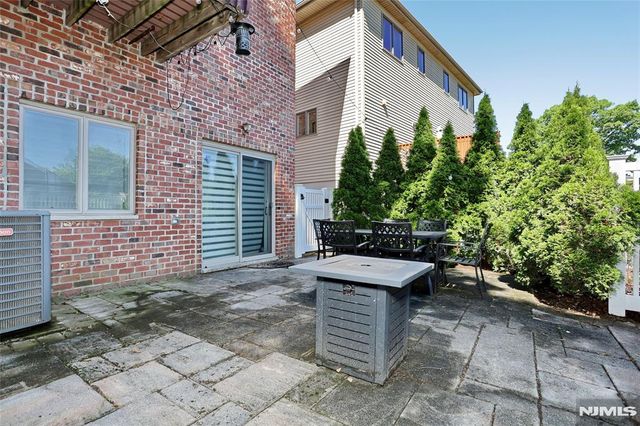 423 Lafayette Avenue, Cliffside Park, NJ 07010