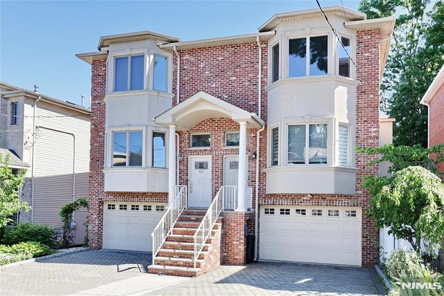 423 Lafayette Avenue, Cliffside Park, NJ 07010