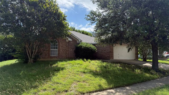 8001 Mourning Dove Drive, Arlington, TX 76002