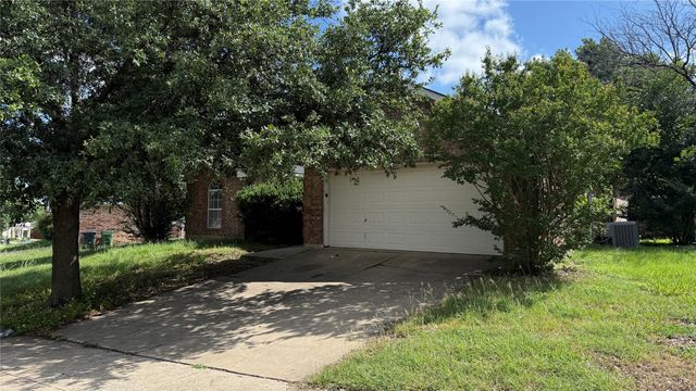 8001 Mourning Dove Drive, Arlington, TX 76002