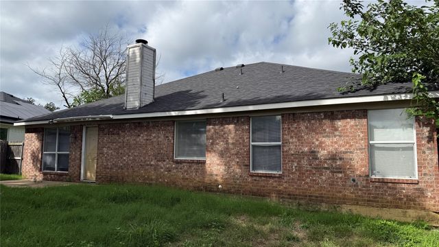 8001 Mourning Dove Drive, Arlington, TX 76002