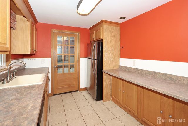 2 Mohawk Drive, Cranford, NJ 07016