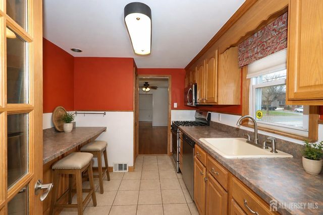 2 Mohawk Drive, Cranford, NJ 07016