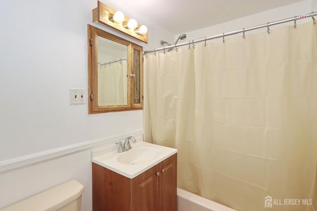 2 Mohawk Drive, Cranford, NJ 07016
