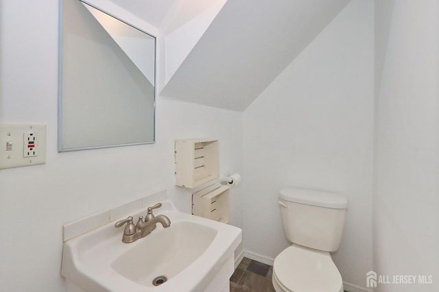 2 Mohawk Drive, Cranford, NJ 07016