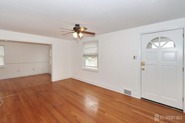 2 Mohawk Drive, Cranford, NJ 07016
