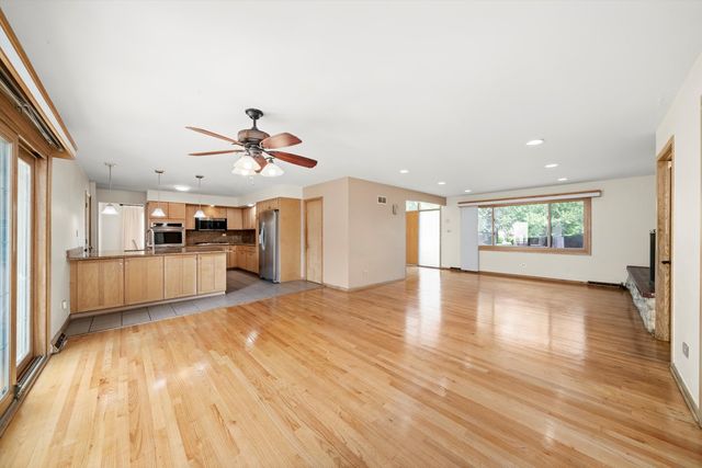 1007 E 169th Street, South Holland, IL 60473