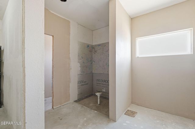 282 VIA CUMBRE LINDA Circle, El Paso, TX 79928