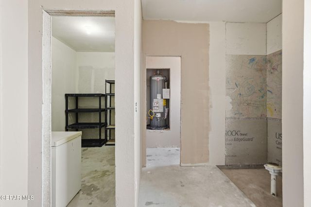282 VIA CUMBRE LINDA Circle, El Paso, TX 79928