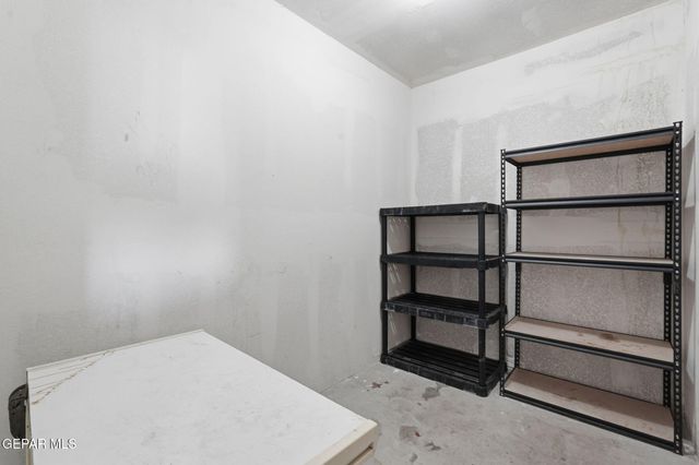 282 VIA CUMBRE LINDA Circle, El Paso, TX 79928