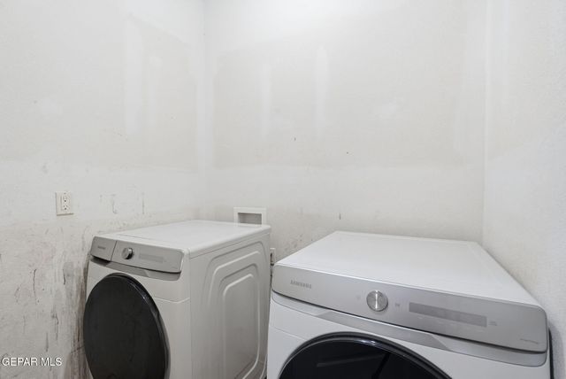 282 VIA CUMBRE LINDA Circle, El Paso, TX 79928