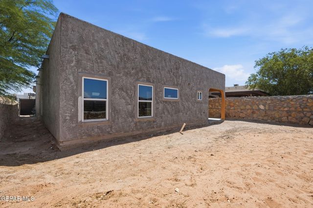 282 VIA CUMBRE LINDA Circle, El Paso, TX 79928