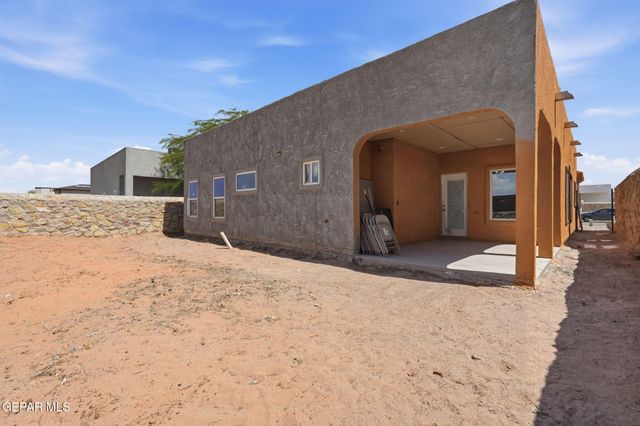 282 VIA CUMBRE LINDA Circle, El Paso, TX 79928