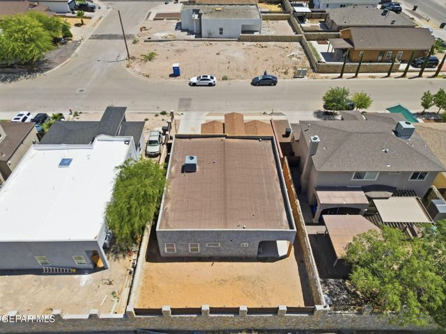 282 VIA CUMBRE LINDA Circle, El Paso, TX 79928