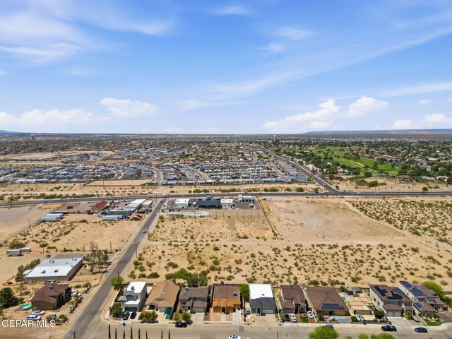 282 VIA CUMBRE LINDA Circle, El Paso, TX 79928