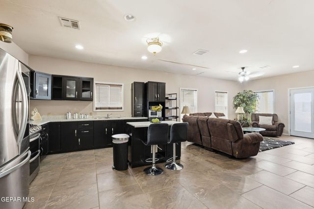 282 VIA CUMBRE LINDA Circle, El Paso, TX 79928