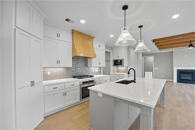 10503 N Liberty Street, Kansas City, MO 64155