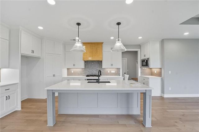 10503 N Liberty Street, Kansas City, MO 64155