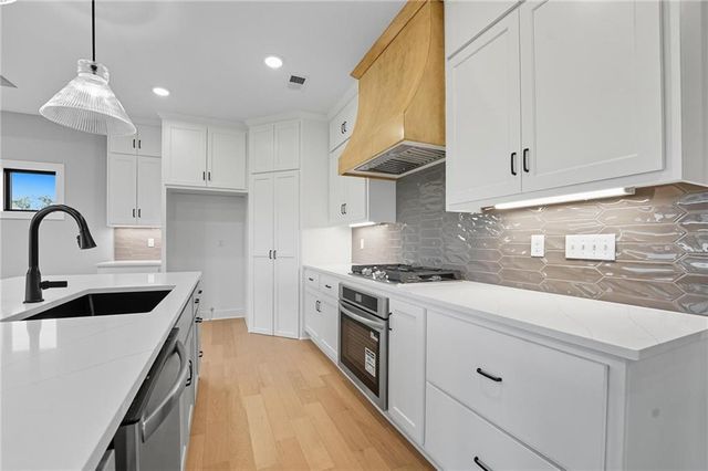 10503 N Liberty Street, Kansas City, MO 64155