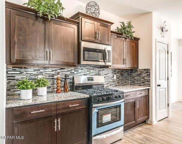 336 Moreland Drive, Clint, TX 79836