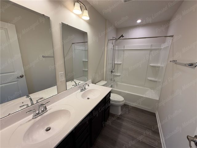 2418 David Grey Circle, Beavercreek, OH 45434