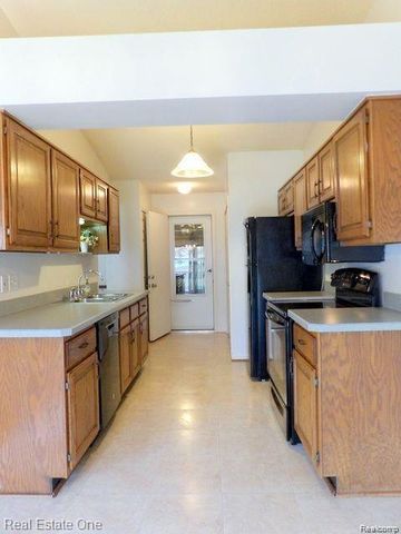 14814 Paris Court, Allen Park, MI 48101