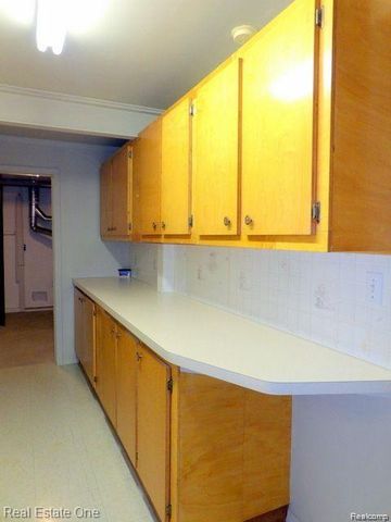 14814 Paris Court, Allen Park, MI 48101