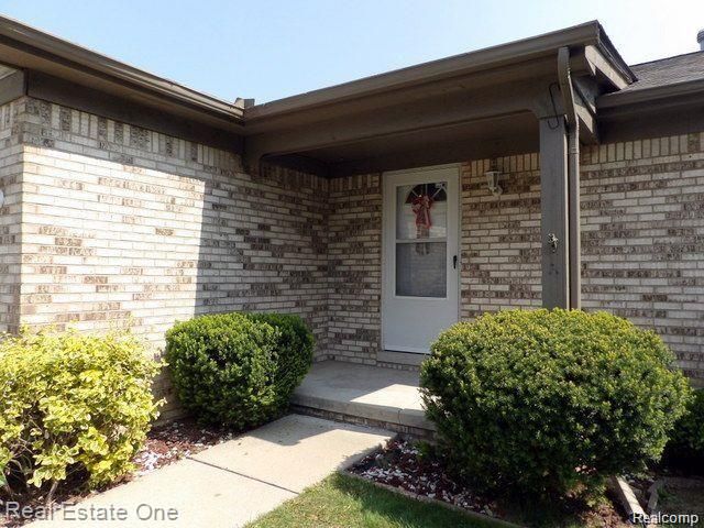 14814 Paris Court, Allen Park, MI 48101