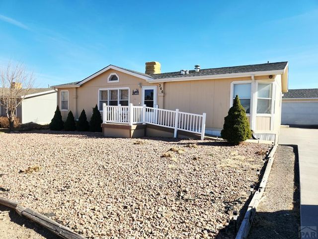 366 E Countryside Dr, Pueblo West, CO 81007