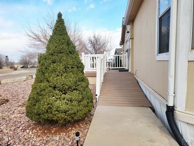 366 E Countryside Dr, Pueblo West, CO 81007