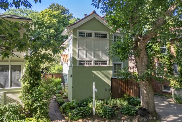 4 Gracewood Park, Cambridge, MA 02138