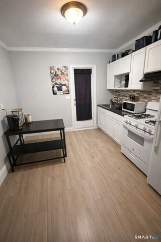 17 Davis Street, New Haven, CT 06515