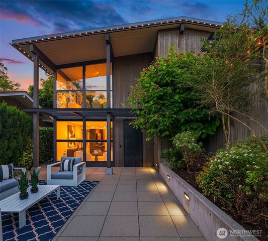 3908 NE 38th Street, Seattle, WA 98105