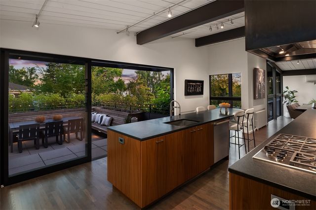 3908 NE 38th Street, Seattle, WA 98105