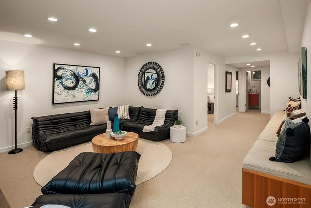 3908 NE 38th Street, Seattle, WA 98105