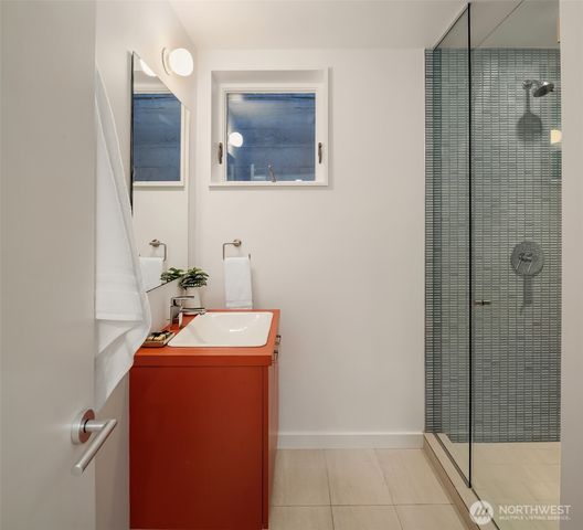 3908 NE 38th Street, Seattle, WA 98105
