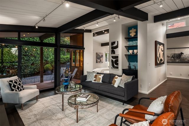 3908 NE 38th Street, Seattle, WA 98105
