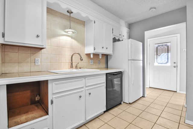 18 Highland Drive, Ransom Canyon, TX 79366