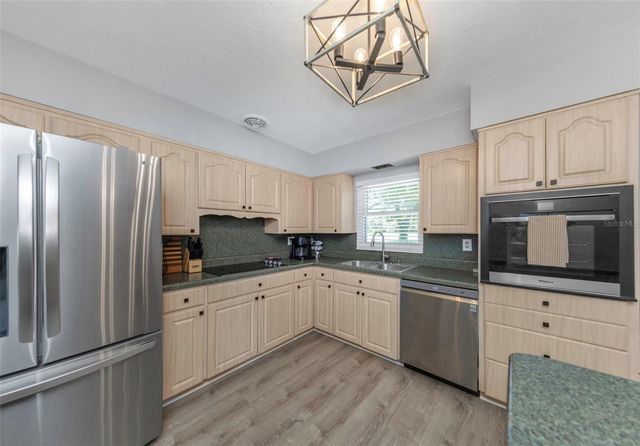6191 6TH AVENUE S, St Petersburg, FL 33707