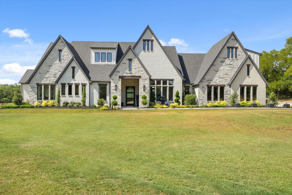 667 Crossroads Road, Collinsville, TX 76233