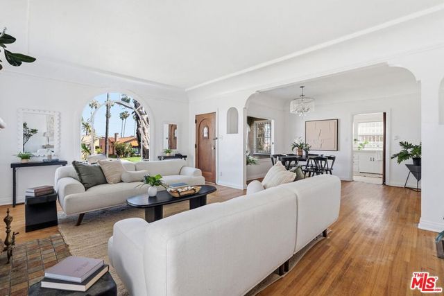 5513 S Mullen Avenue, Los Angeles, CA 90043